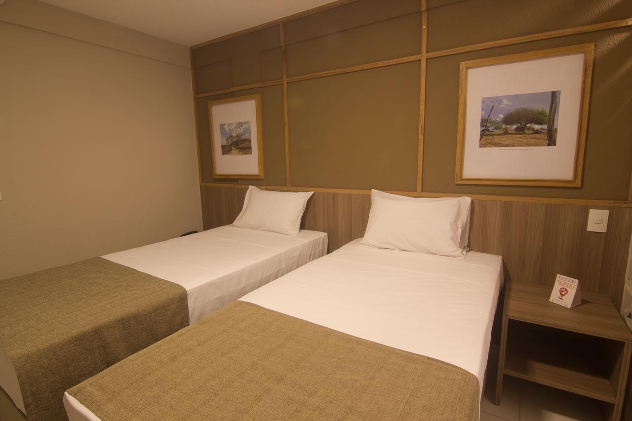Hotel Privillege Santana do Ipanema エクステリア 写真